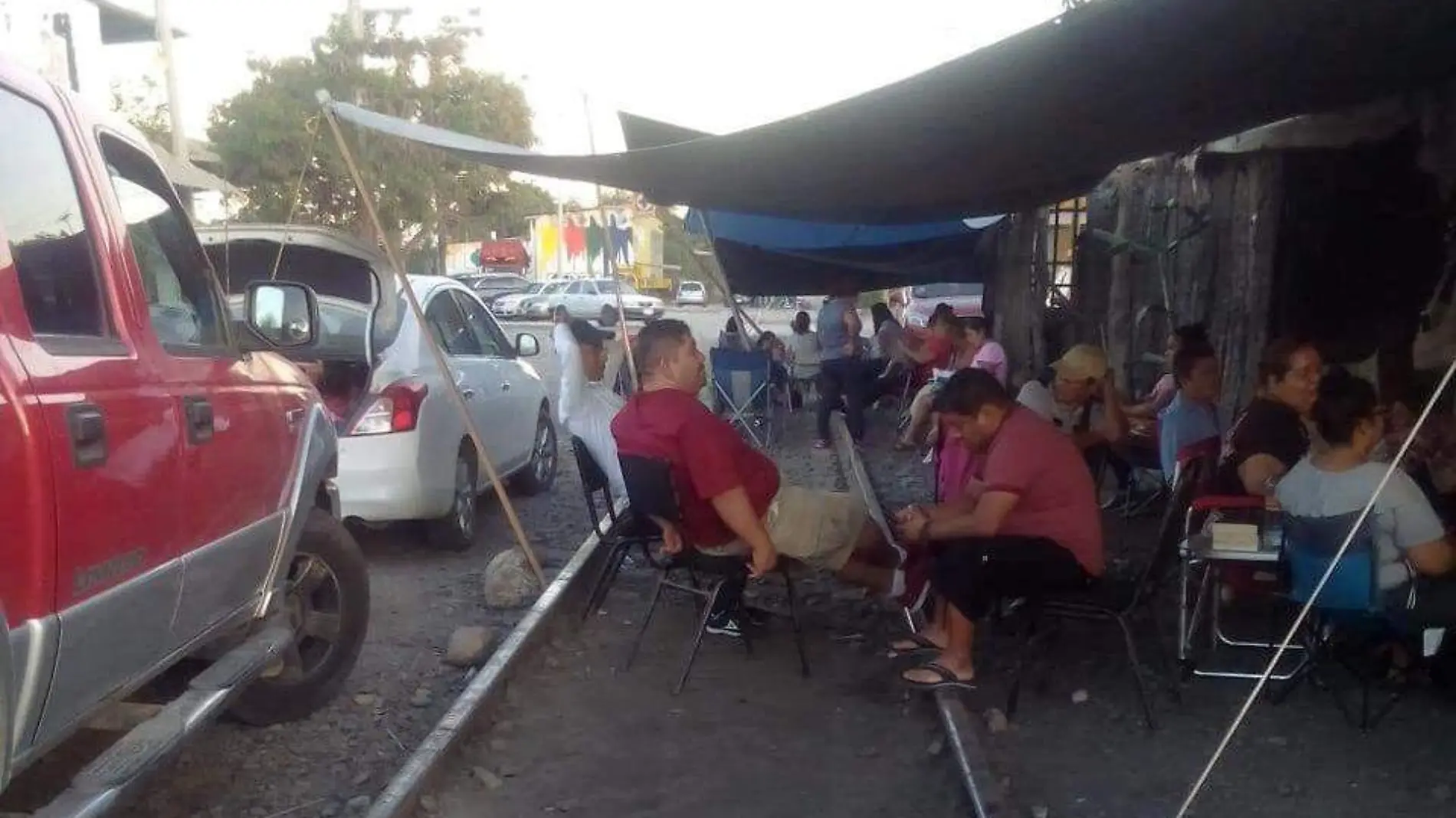 Bloque vias trenes michoacan